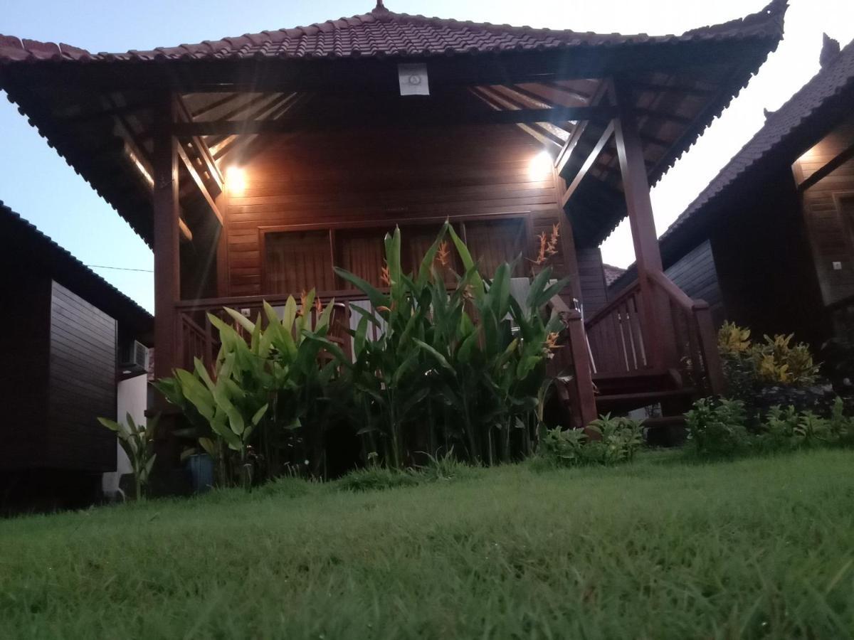 Svaha Nusa Guest House Nusa Lembongan  Exterior photo